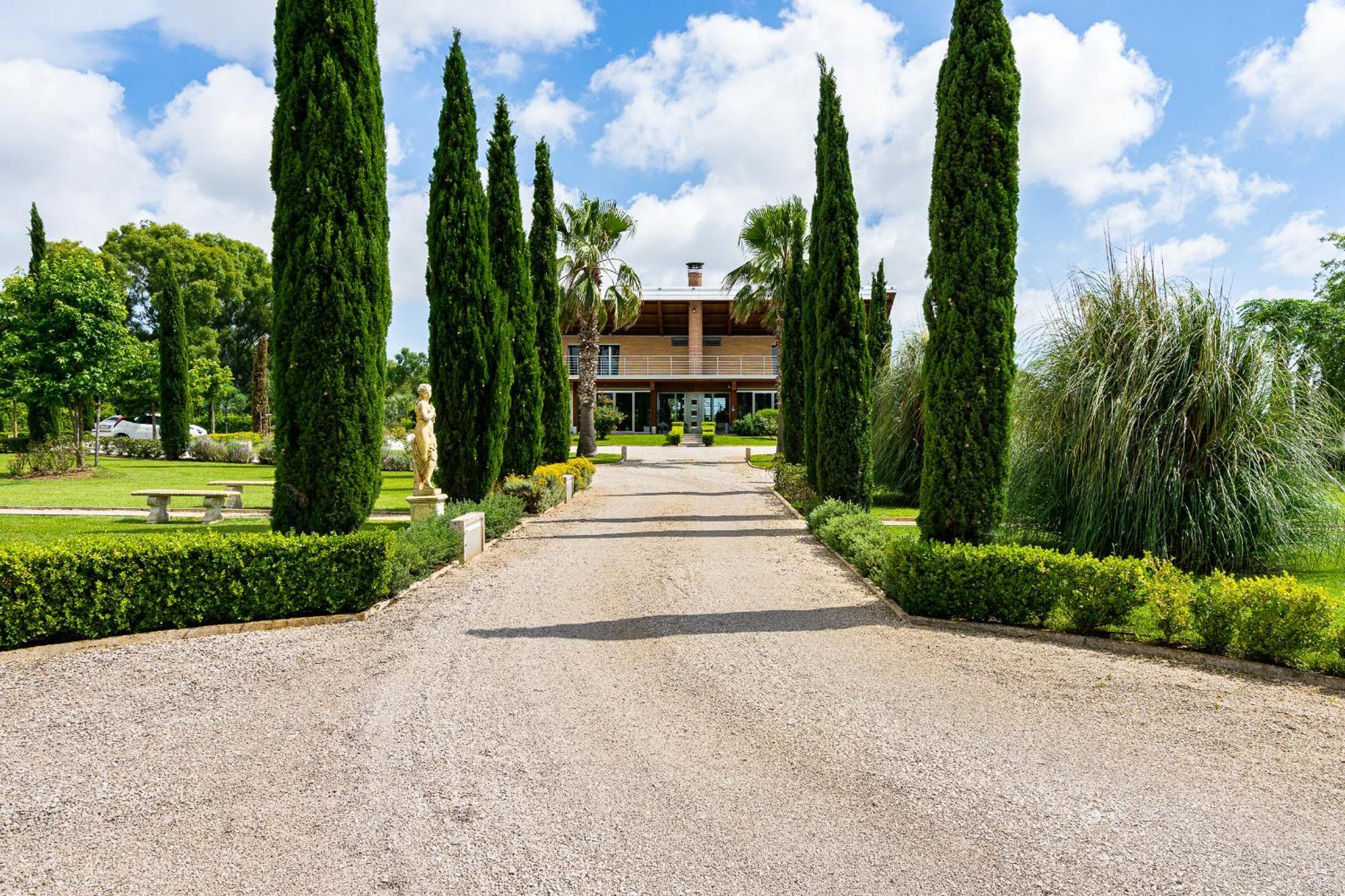 Casale Delle Ronde B&B 拉蒂纳 外观 照片
