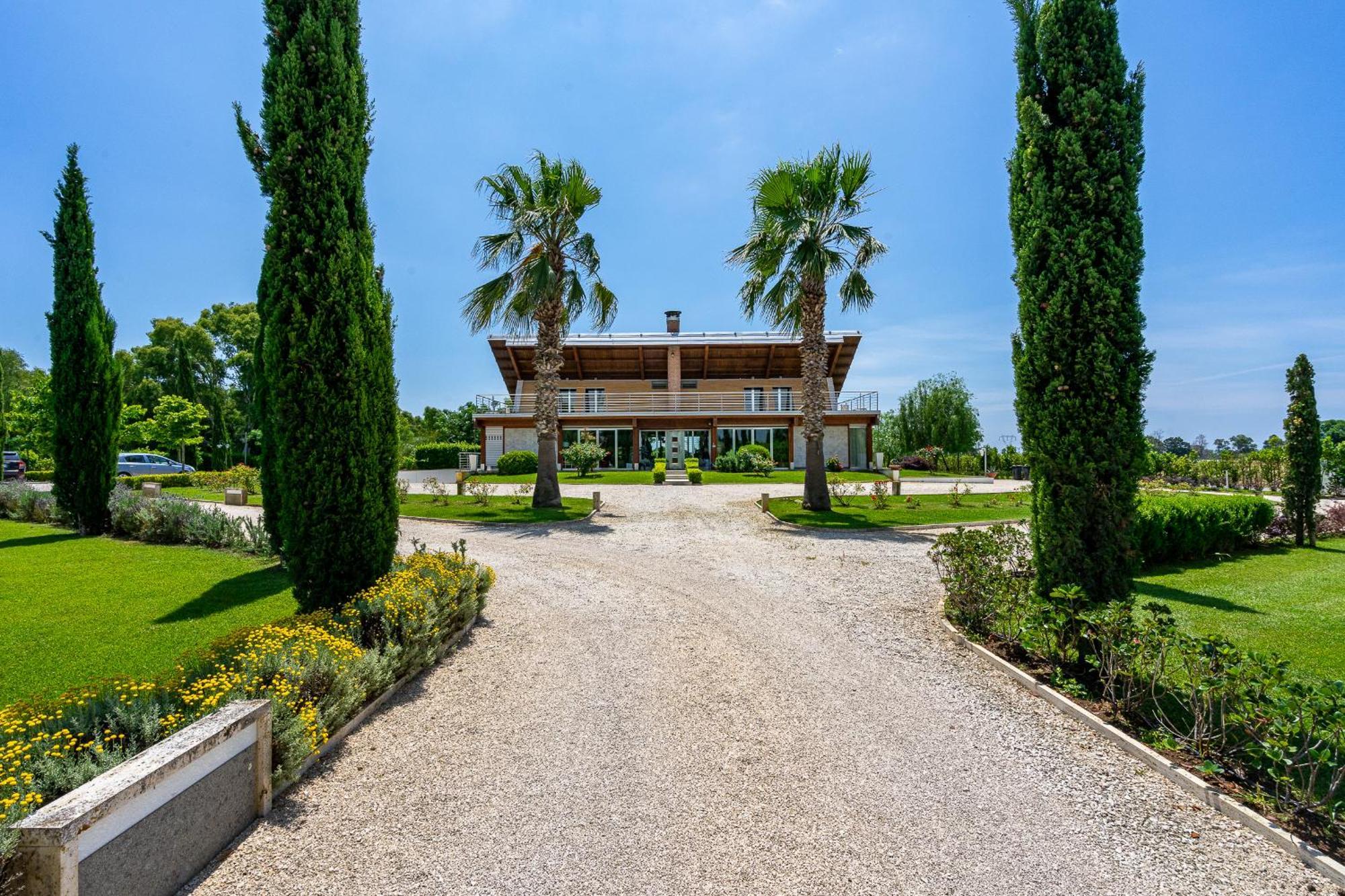 Casale Delle Ronde B&B 拉蒂纳 外观 照片