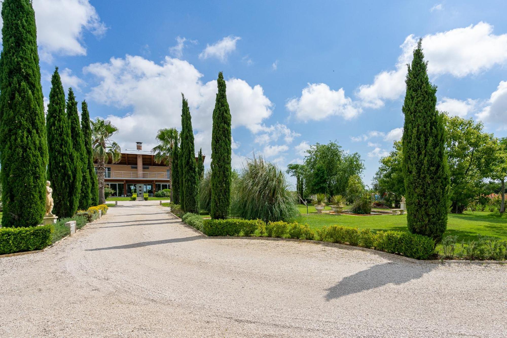 Casale Delle Ronde B&B 拉蒂纳 外观 照片