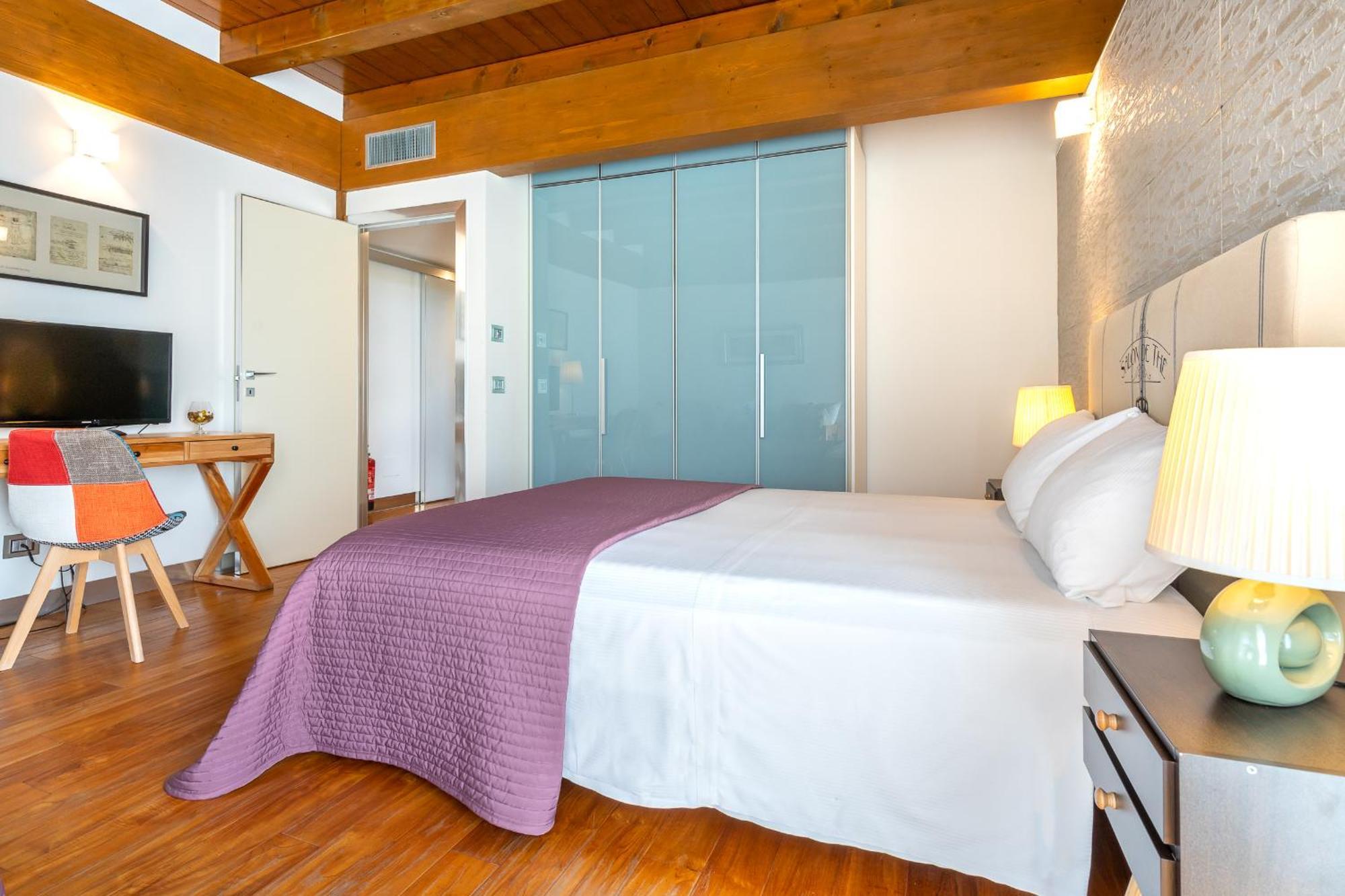 Casale Delle Ronde B&B 拉蒂纳 外观 照片