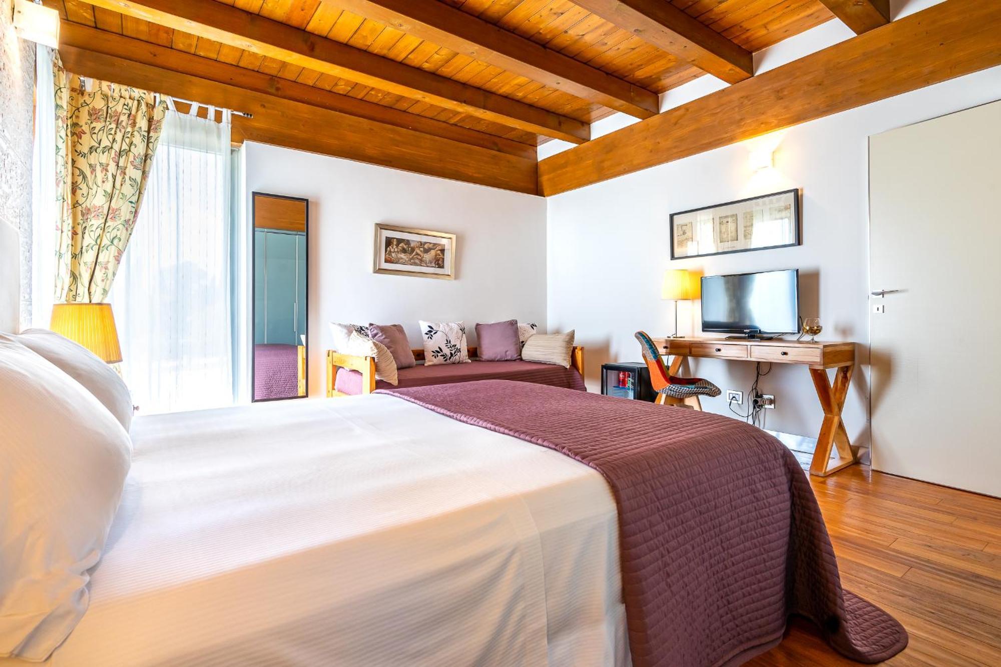 Casale Delle Ronde B&B 拉蒂纳 外观 照片